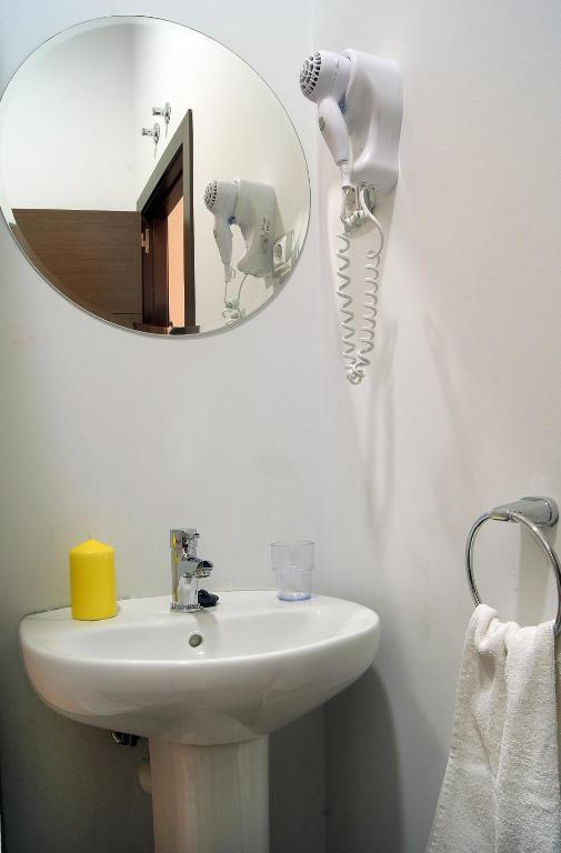Hostal Cibeles مدريد الغرفة الصورة